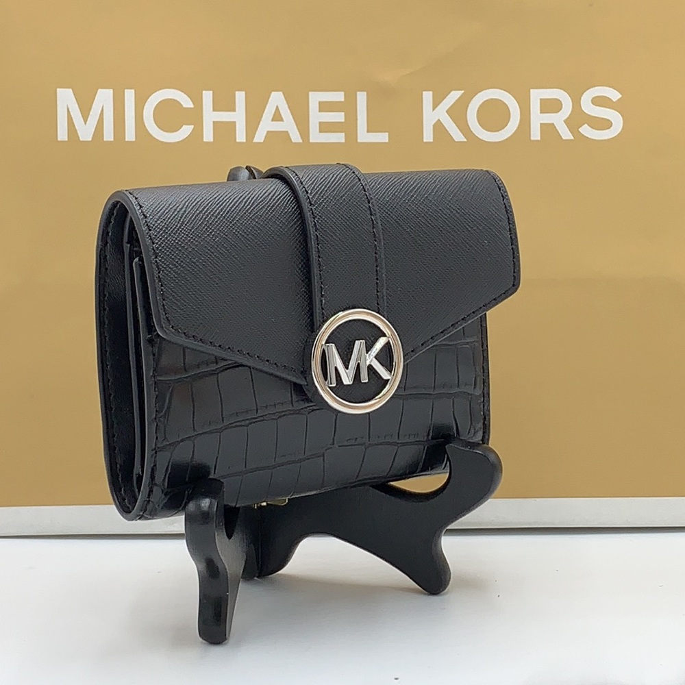 MICHAEL KORS
Carmen Medium Faux Leather Wallet
BLACK COLOR